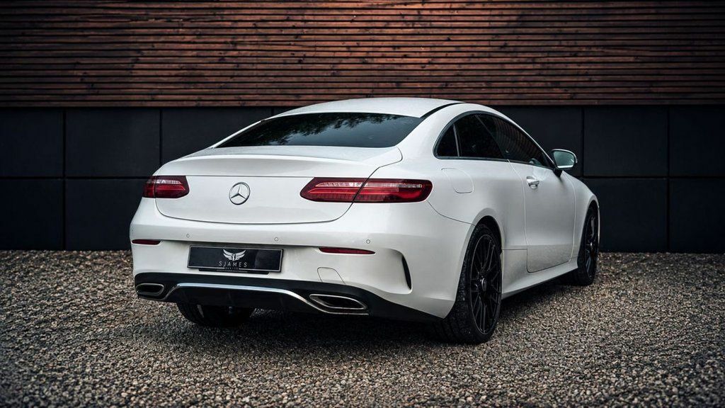 Mercedes-Benz E Class 2020 2.0 E300 Gpf Amg Line Premium Plus Coupe White #6