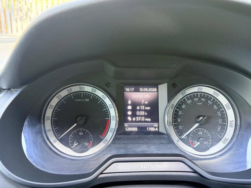 Skoda Octavia 2.0 Scout Tdi 148 Bhp White #23