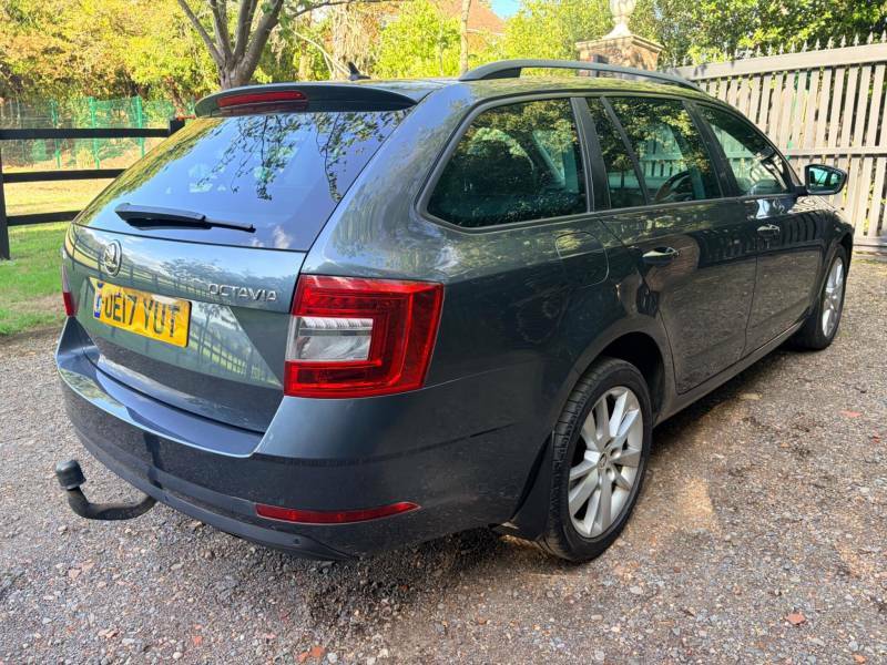 Skoda Octavia 2.0 Scout Tdi 148 Bhp White #9
