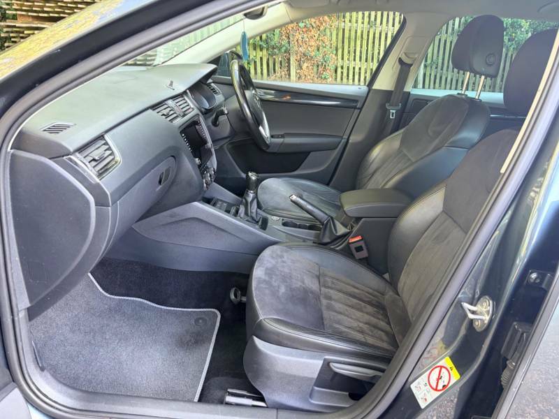 Skoda Octavia 2.0 Scout Tdi 148 Bhp White #27