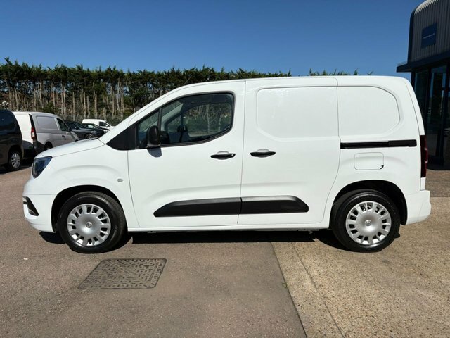 Vauxhall Combo Sportive L1 1.5 Turbo White #5