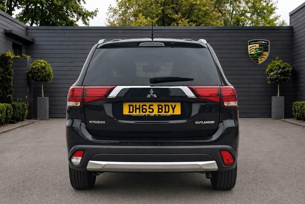 Mitsubishi Outlander 2.2 Di-d Gx3 4Wd Euro 6 Black #4