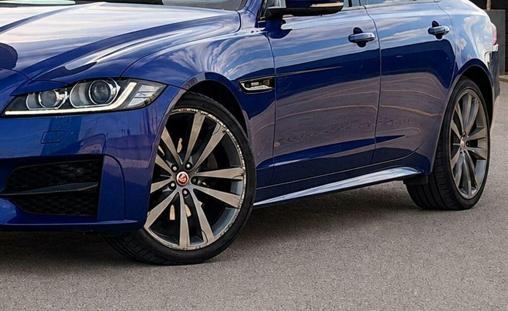 Jaguar XF 2.0I Prestige Red #19