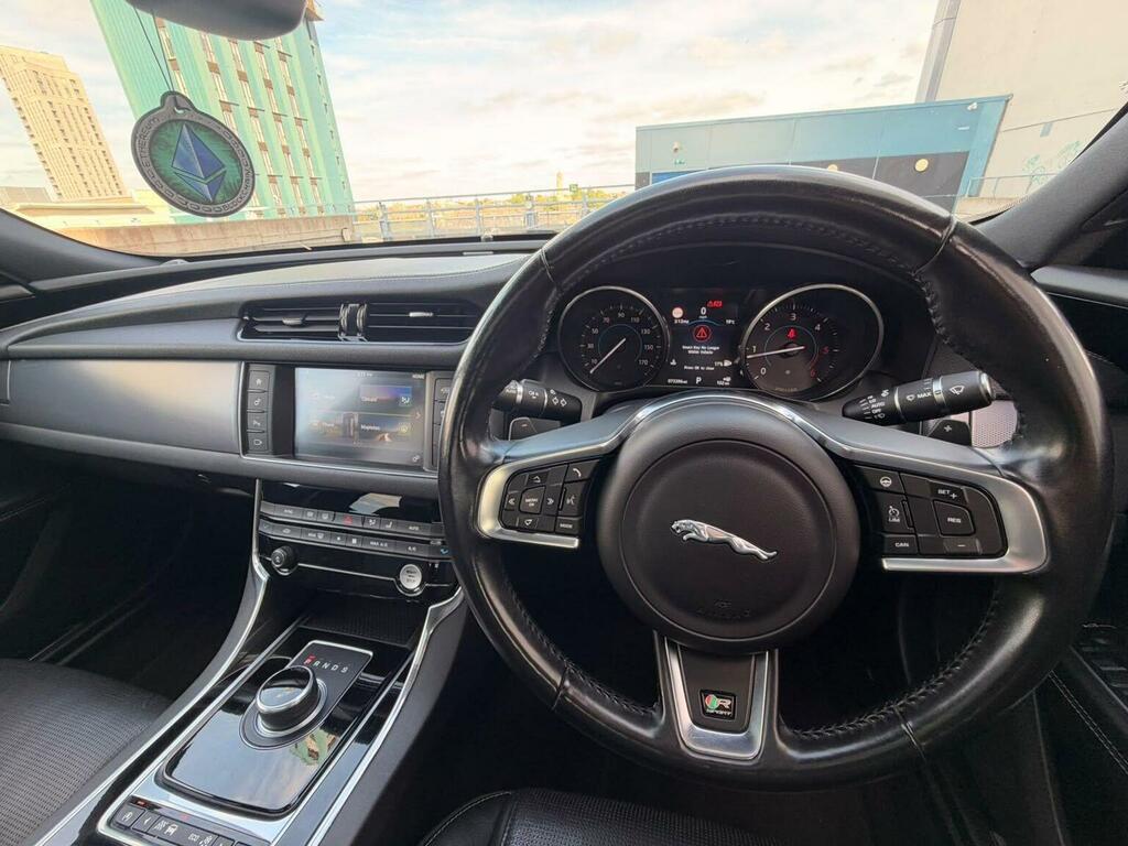 Jaguar XF 2.0I Prestige Red #27
