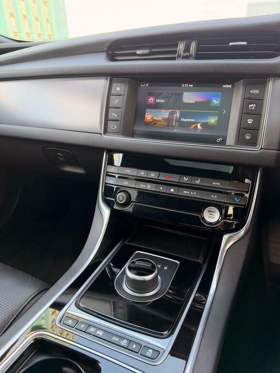 Jaguar XF 2.0I Prestige Red #41