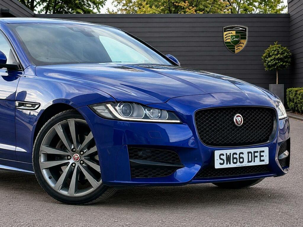 Jaguar XF 2.0I Prestige Red #9