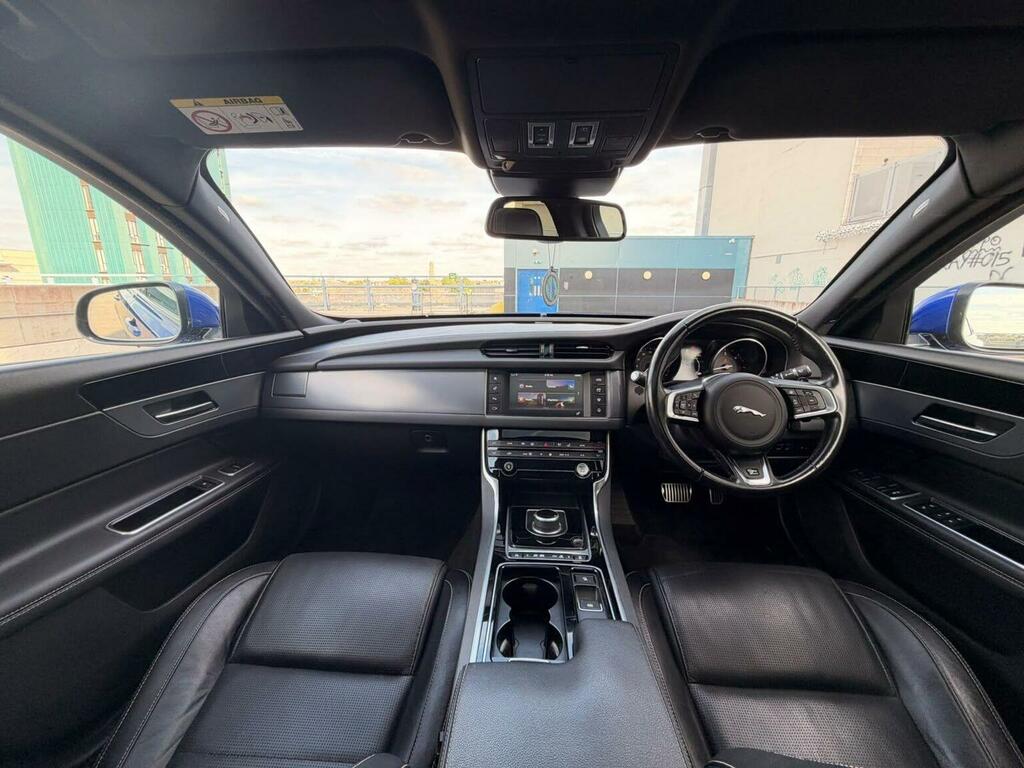 Jaguar XF 2.0I Prestige Red #26