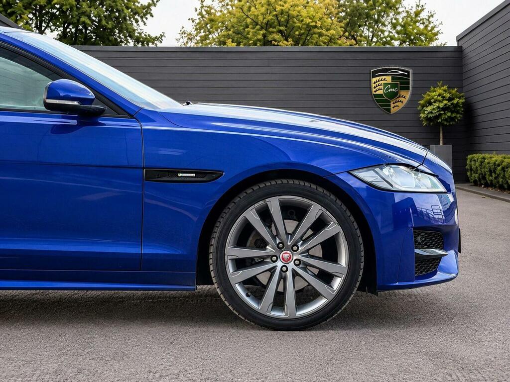 Jaguar XF 2.0I Prestige Red #13