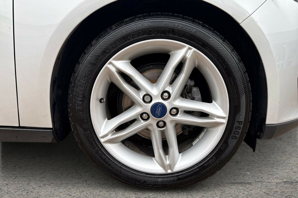 Ford Focus Ford Focus Hatchback 1.5 Tdci 120 Titanium Silver #6