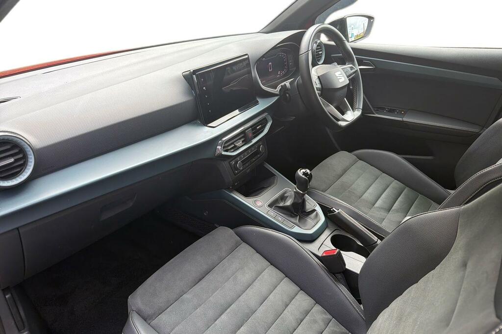 Seat Arona 1.0 Tsi 110 Xperience Lux YK23CLR Red #2