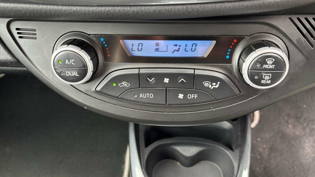 Toyota Yaris Design Black #30