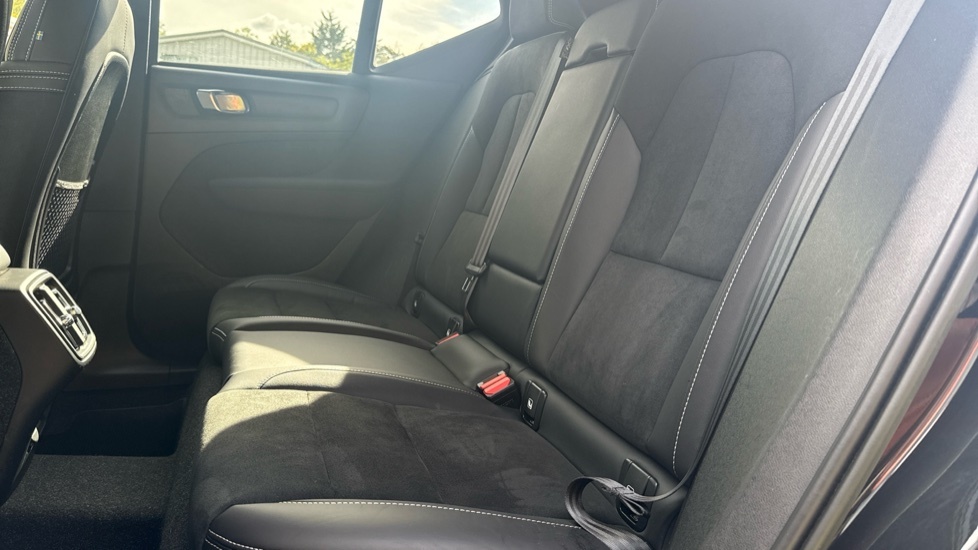 Volvo XC40 Petrol Black #6