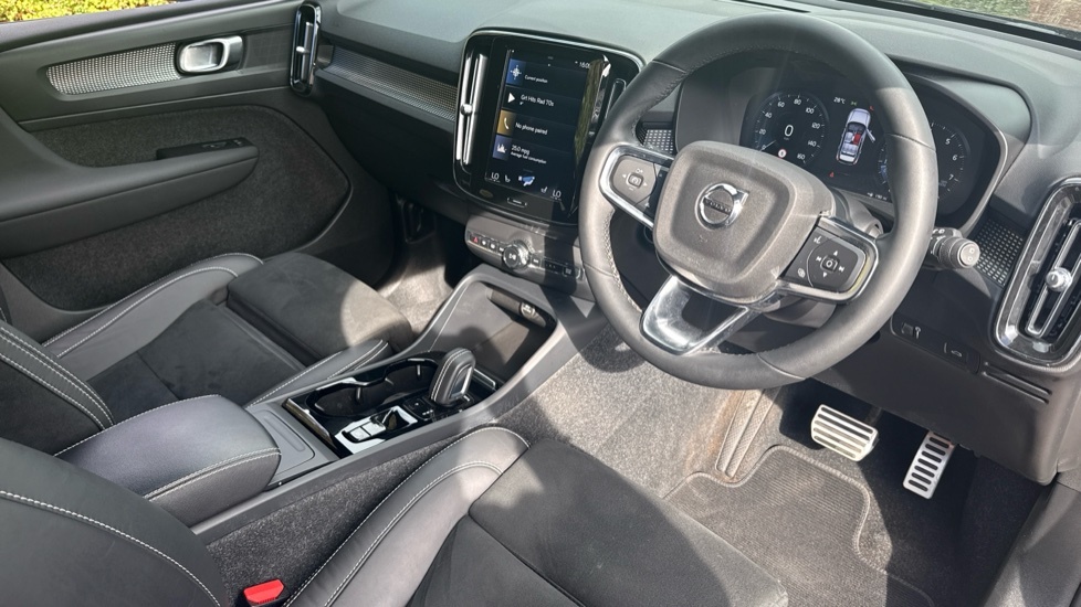 Volvo XC40 Petrol Black #4