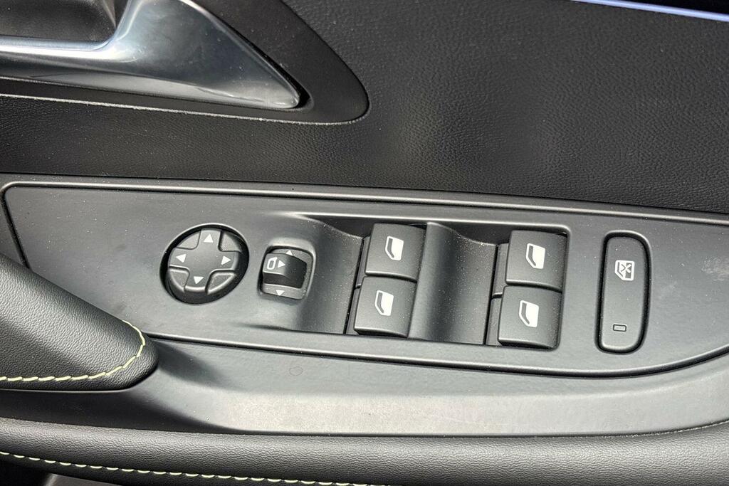 Peugeot e-208 50Kwh Allure  #18