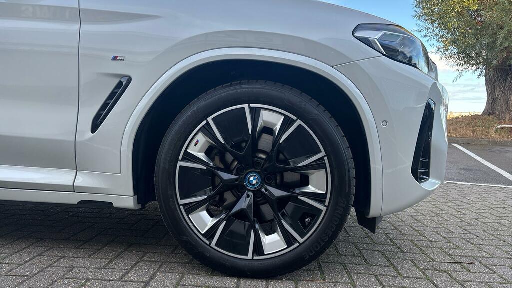 BMW iX3 210Kw M Sport 80Kwh White #14