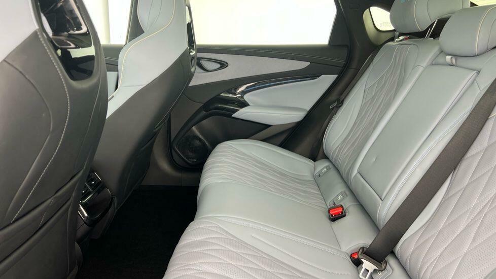 Byd Seal 82.5Kwh Excellence Saloon Awd White #13