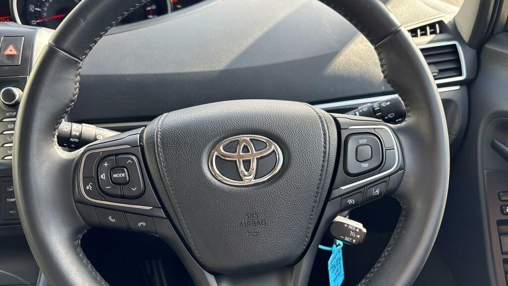 Toyota Verso White #10