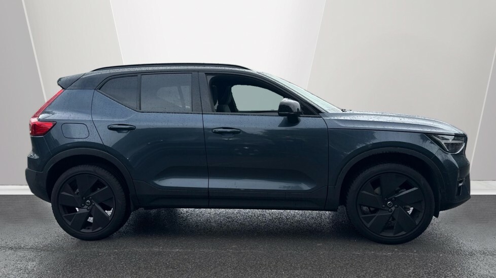 Volvo XC40 Black Edition Ultra, B3 Mild Hybrid, Blue #3