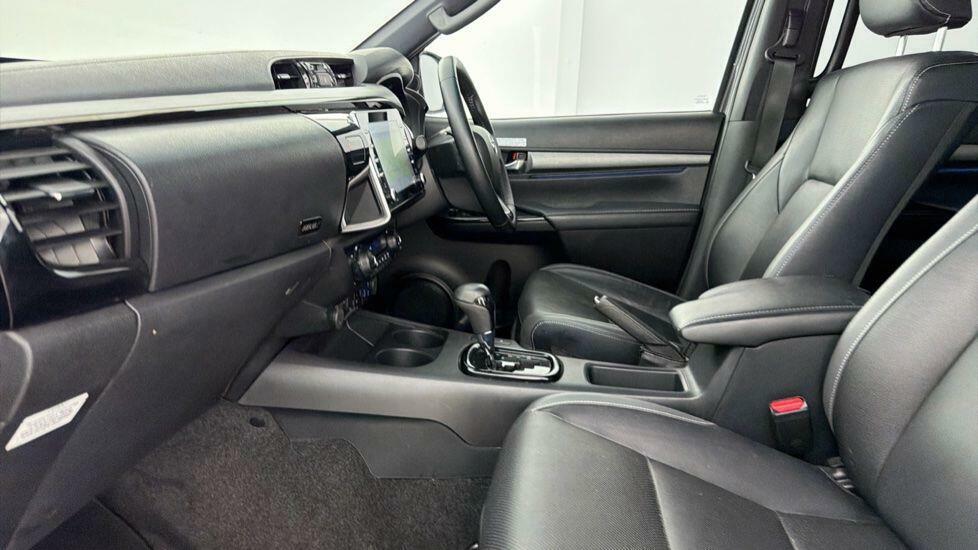 Toyota HILUX 2.8 D-4d Invincible X 4Wd Euro 6 Ss Grey #5