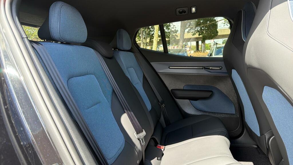 Volvo EX30 Black Edition Plus, Single Motor Extended Range, E Black #6
