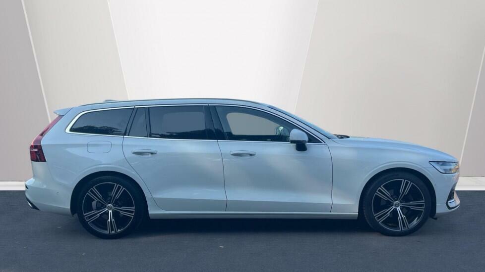 Volvo V60 D4 Inscription Pro White #3