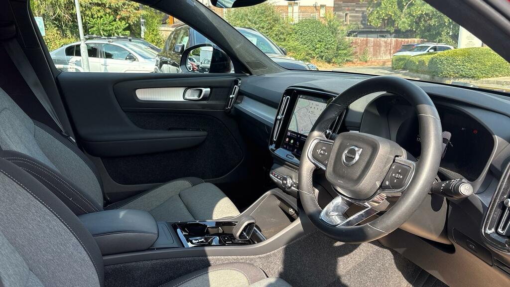 Volvo XC40 Plus, B3 Mild Hybrid, Dark  #4