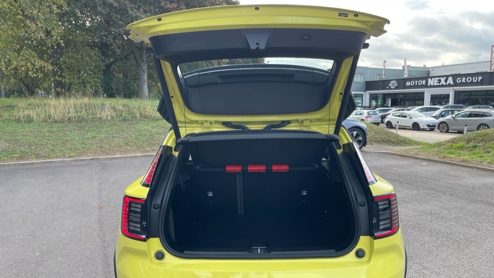 Volvo EX30 Single Motor Extended Range Plus - 2024 Yellow #25