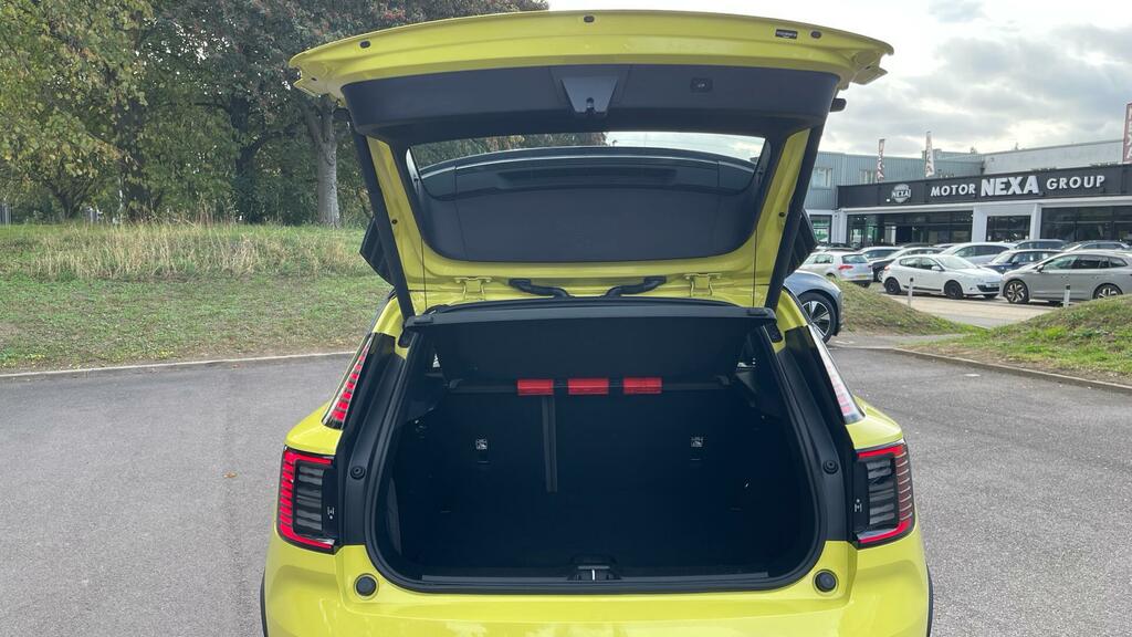 Volvo EX30 Single Motor Extended Range Plus - 2024 Yellow #26