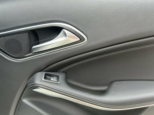 Mercedes-Benz CLA Class Cla 220D 177 Sport Tip Black #31