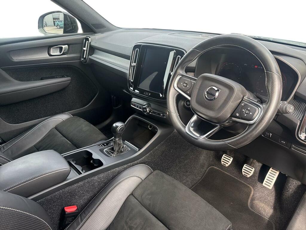 Volvo XC40 1.5 T3 163 R Design Black #3