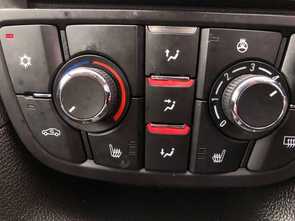 Vauxhall Meriva Meriva Life White #30