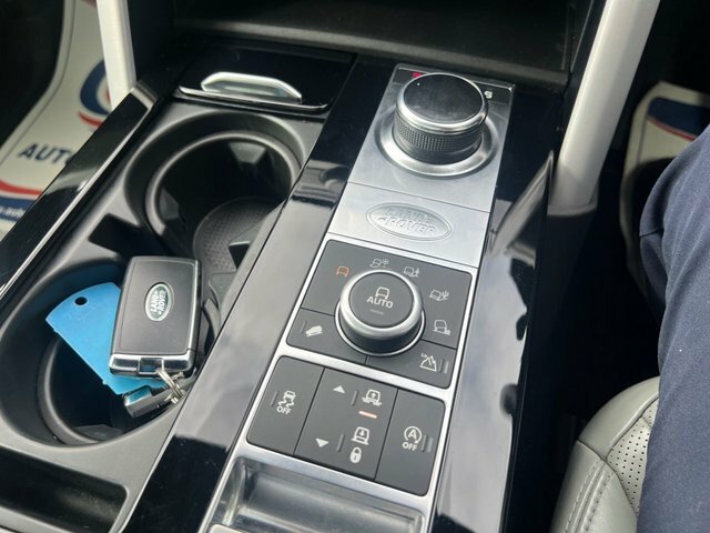 Land Rover Discovery 3 .0 Sdv6 Se 302 Bhp White #24