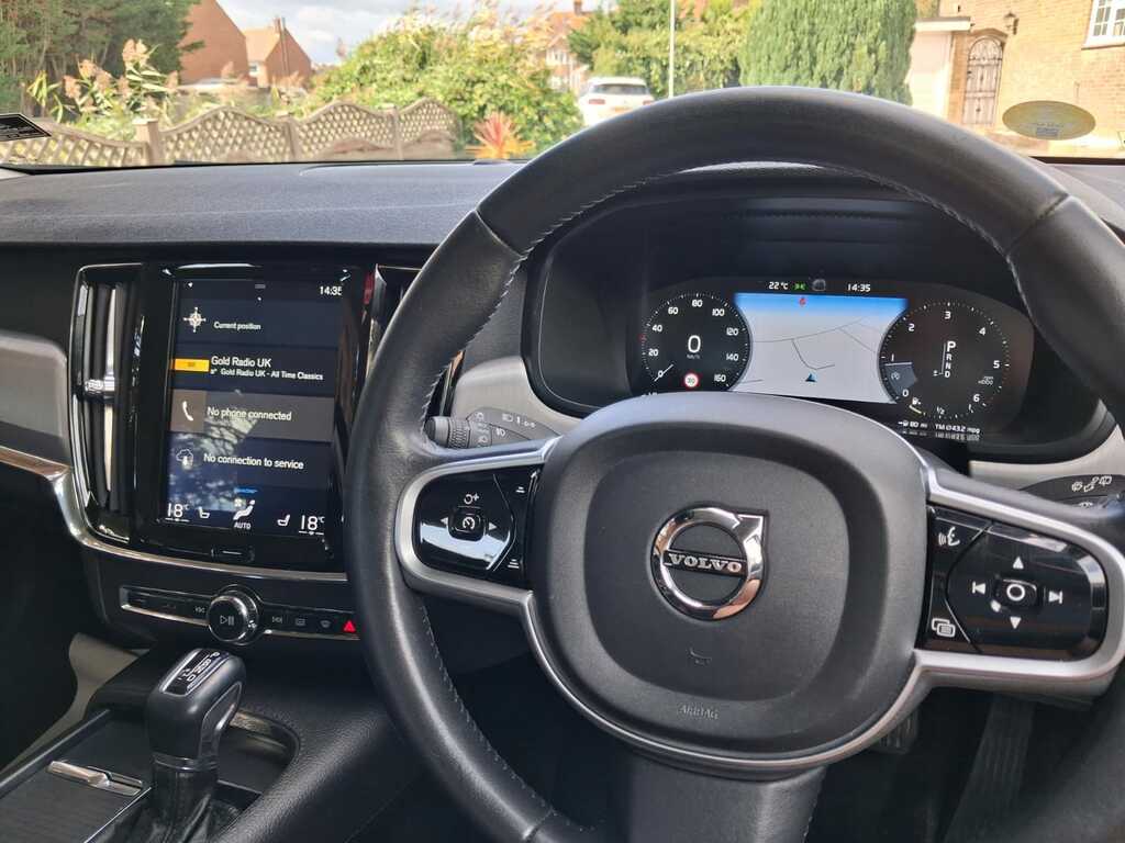 Volvo V90 2.0 D4 Momentum Gold #2