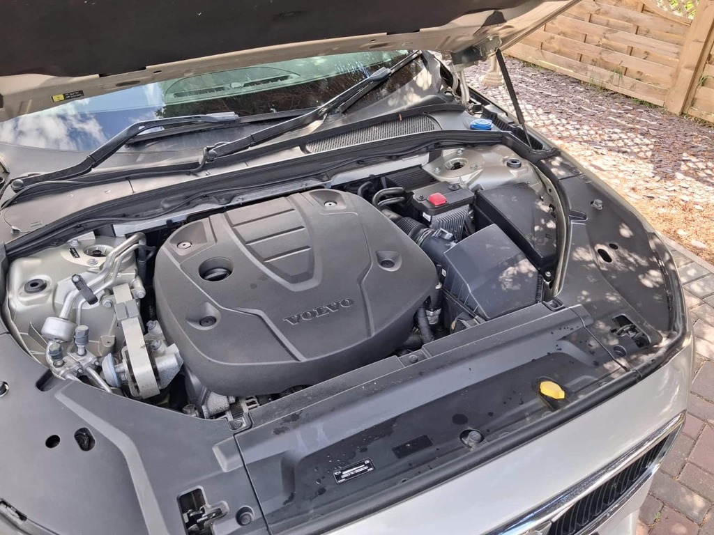 Volvo V90 2.0 D4 Momentum Gold #4