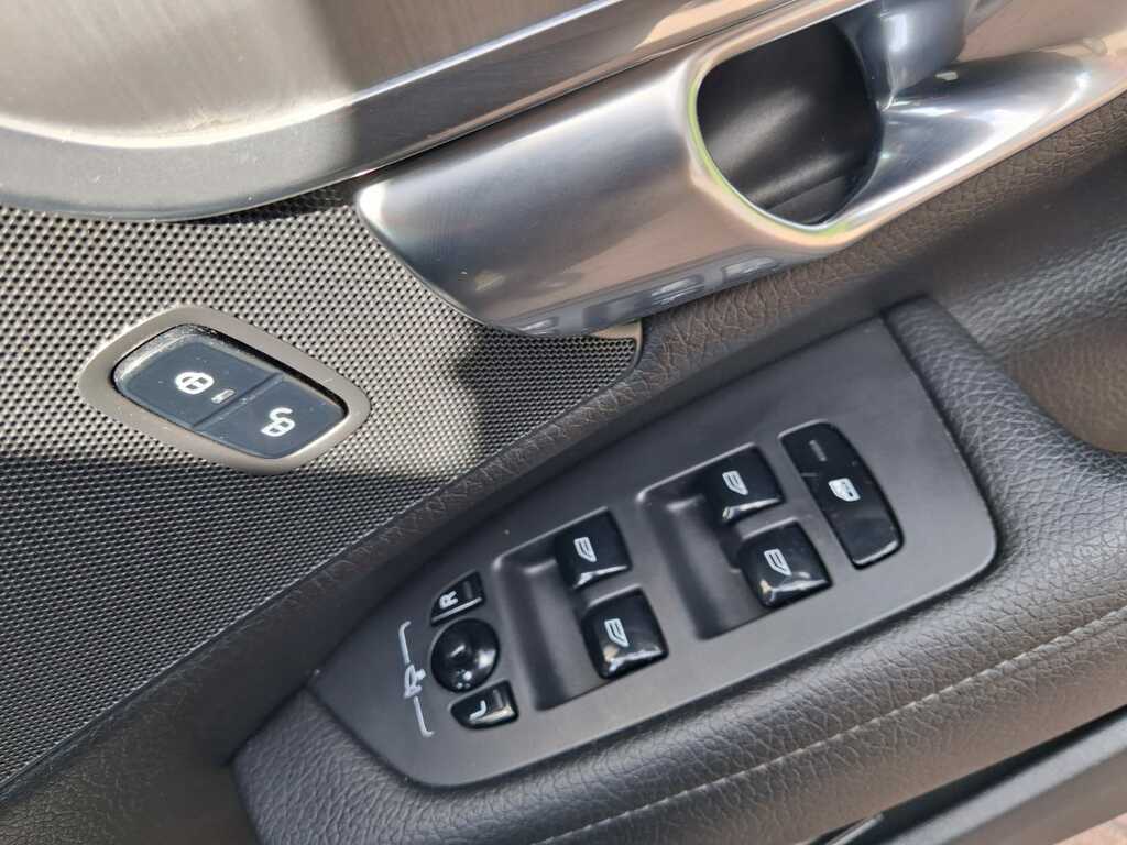 Volvo V90 2.0 D4 Momentum Gold #6