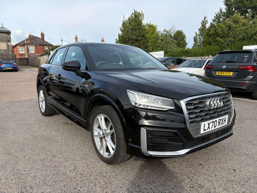 Audi Q2 S Line Black