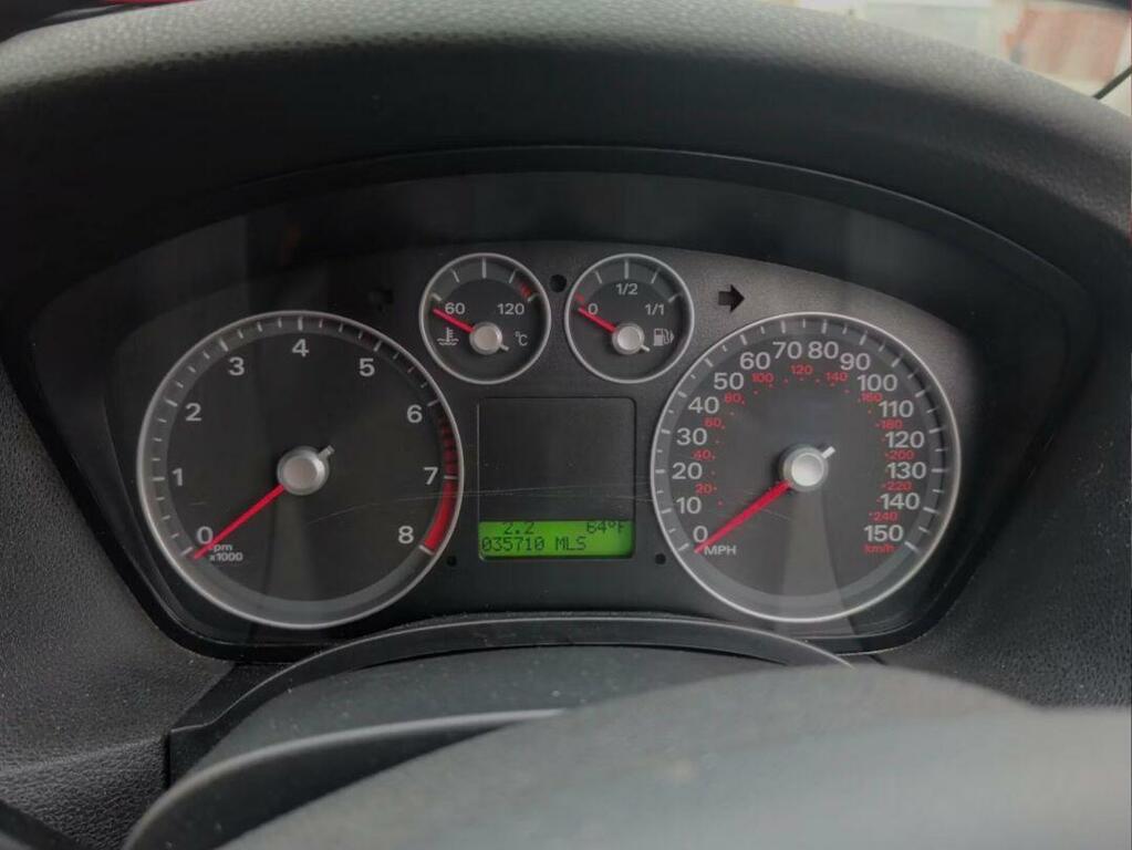 Ford Focus Zetec Climate 16V 5-Door Red #3