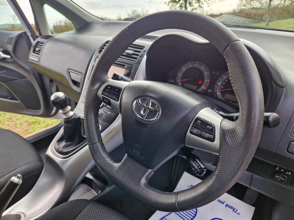 Toyota Auris Valvematic Colour Collection  #5