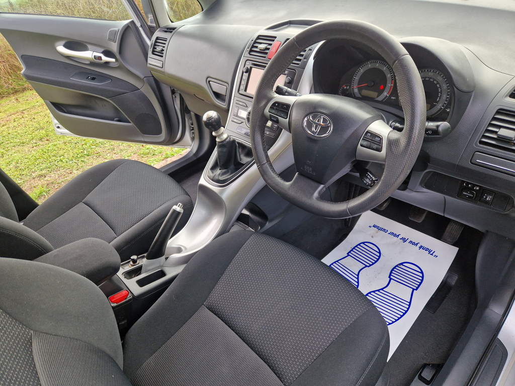 Toyota Auris Valvematic Colour Collection  #6