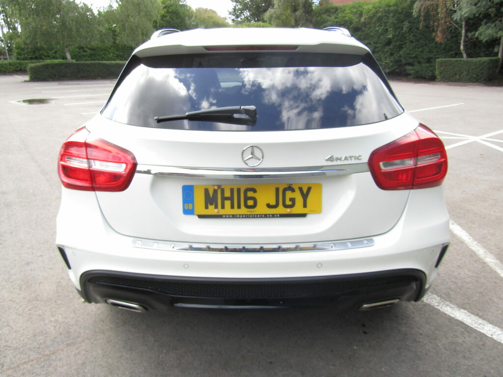 Mercedes-Benz GLA Class Gla 220 D 4Mat Amg Line Prem A White #6