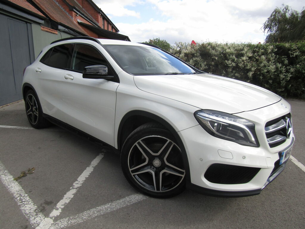 Mercedes-Benz GLA Class Gla 220 D 4Mat Amg Line Prem A White