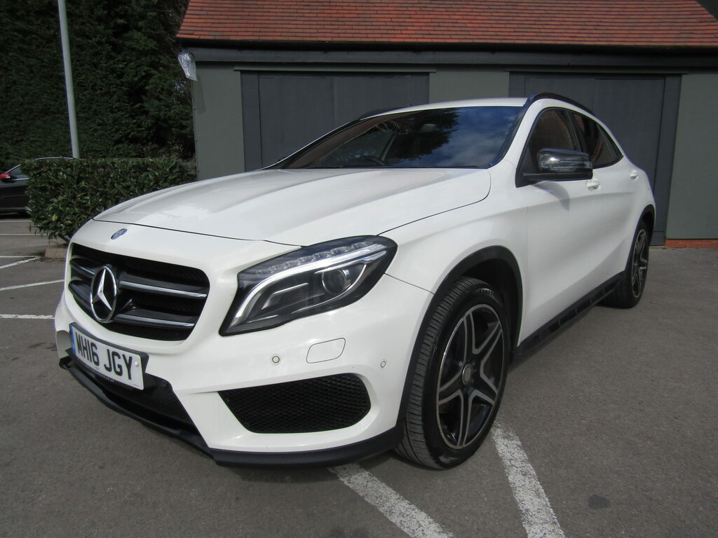Mercedes-Benz GLA Class Gla 220 D 4Mat Amg Line Prem A White #3