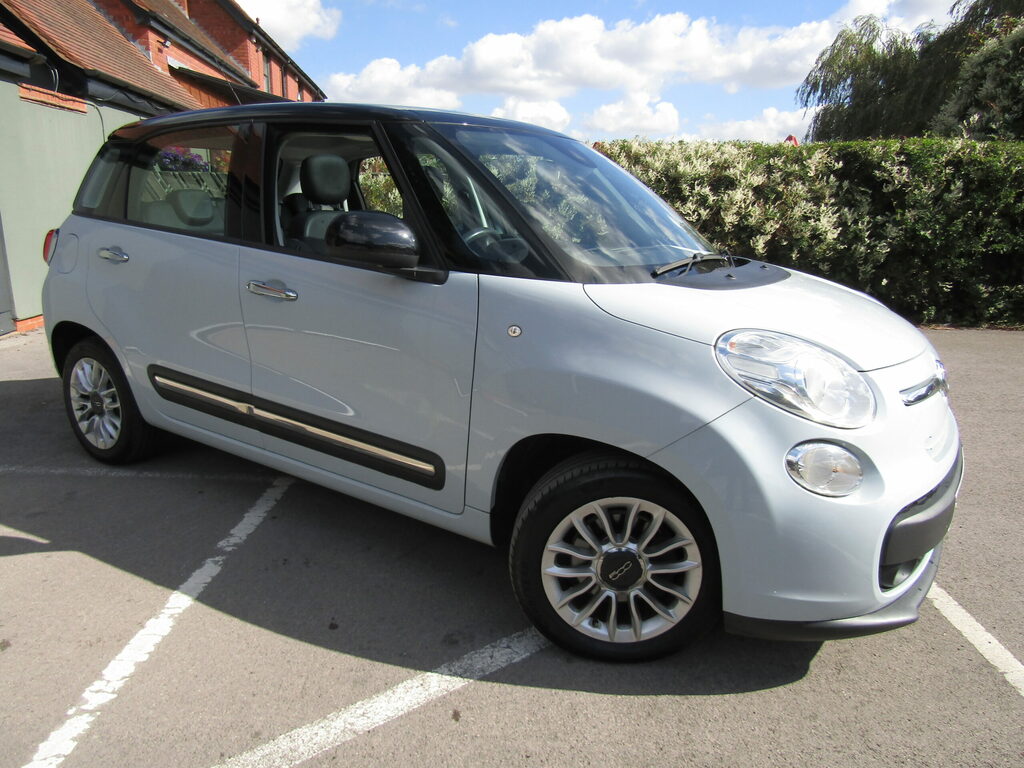 Fiat 500L Multijet Lounge 105 Black #1