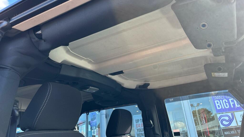 Jeep Wrangler 2.8 Sahara Unlimited Crd 197 Bhp Black #27