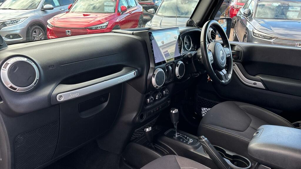 Jeep Wrangler 2.8 Crd Sahara Suv 4Wd Euro 5 197 Black #2
