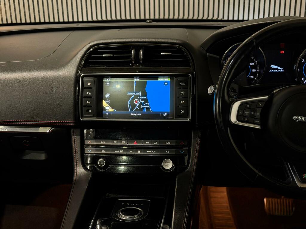 Jaguar F-Pace 4X4 3.0 D300 V6 S Awd Euro 6 Ss 2016 Black #27