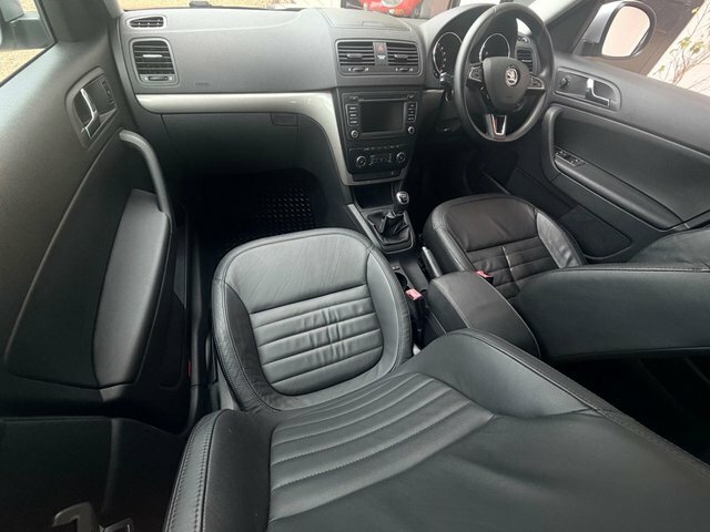 Skoda Yeti 2.0 Tdi Elegance Outdoor Euro 5 Silver #2