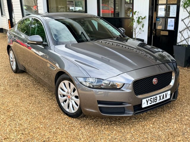 Jaguar XE 2.0D Se Saloon Euro 6 Ss 163 P Grey