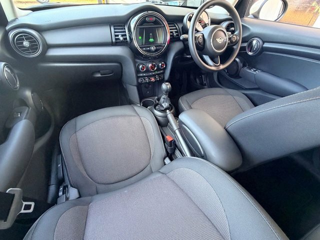 Mini Hatch 1.5 One Classic Hatchback Euro 6 White #3