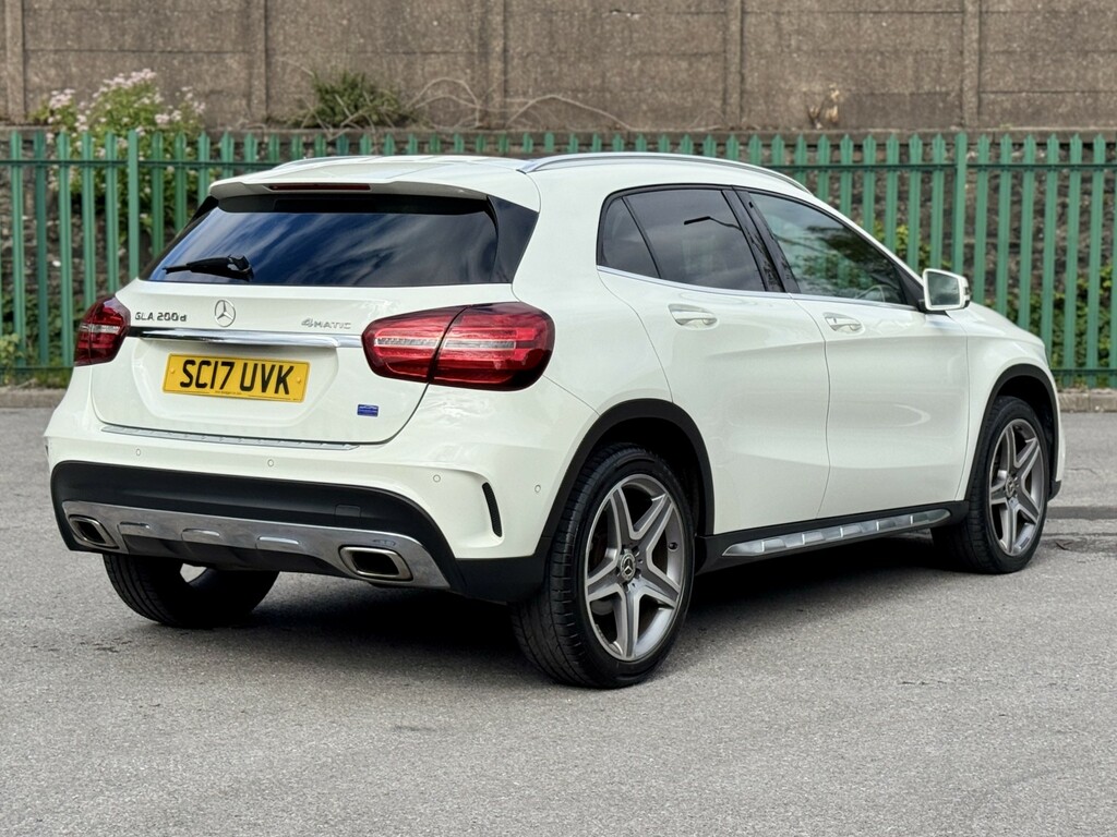 Mercedes-Benz GLA Class Suv 2.1 Gla200d Amg Line 201717 White #4